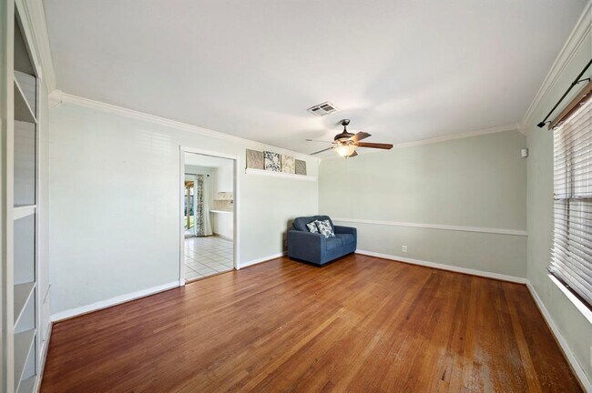 Building Photo - 6213 Grape St