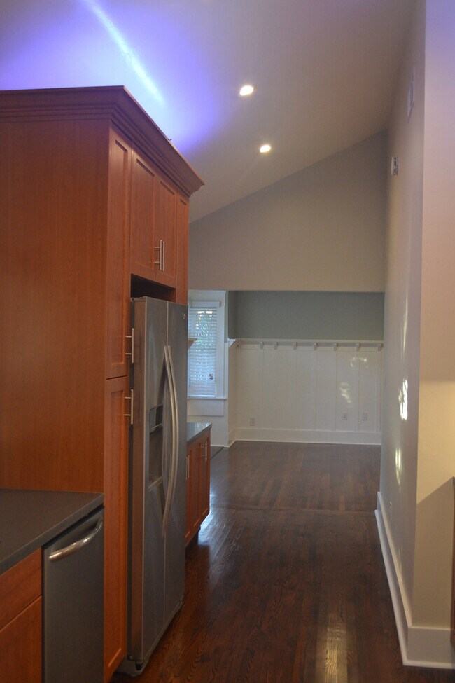 Building Photo - 3765 - 3767
