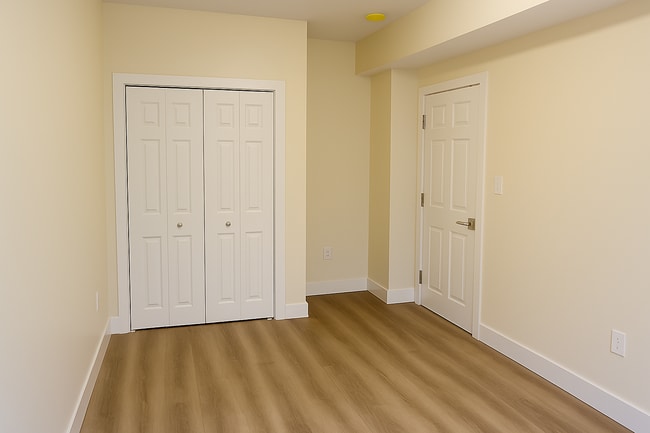 Building Photo - 264 Bowen St