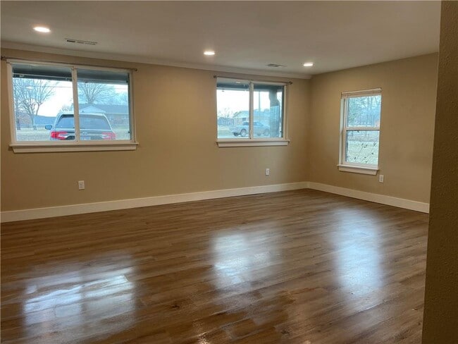 Building Photo - 4600 E Huntsville Rd