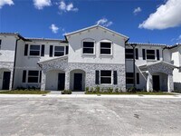 Building Photo - 194 SE 10th St