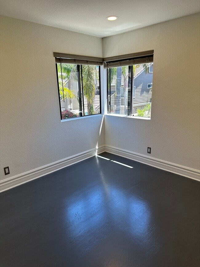 Building Photo - 24721 Camden Ct