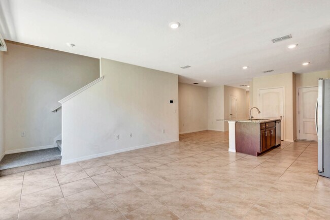 Building Photo - 8 Bella Oaks Dr