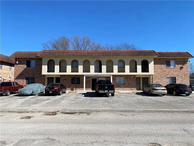 Building Photo - 1053 Linde Ave