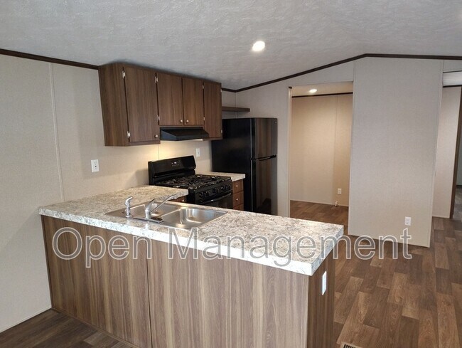 Building Photo - 24 Erin Ln