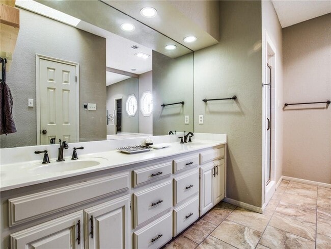 Building Photo - 114 Paragon Ct