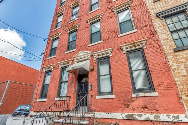 Building Photo - 554 Observer Hwy