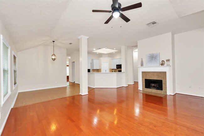 Building Photo - 16510 Bluff Springs Dr