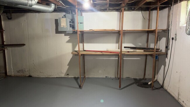 Building Photo - Delightful 2-bedroom, 1-bathroom single-fa...