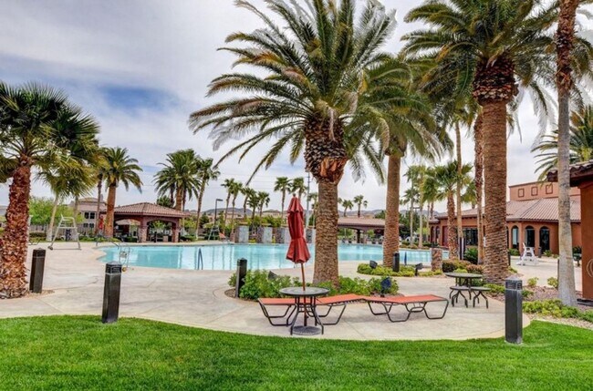 Building Photo - BEAUTIFUL 4 BEDROOM HOME IN GUARD GATED COMMUNITY!