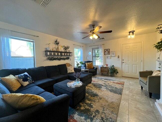 Building Photo - 3649 E Orchid Ln