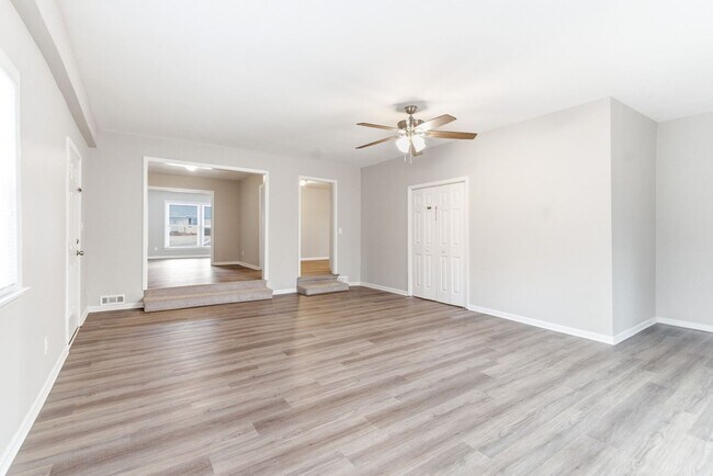 Building Photo - Beautiful, updated 3-bedroom, 2-bathroom brick ranch home in High Point with Fenced in yard
