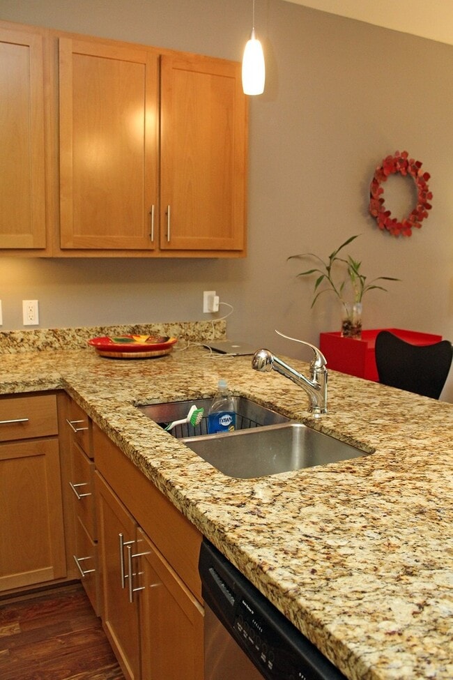 Building Photo - 2335 NW Raleigh St