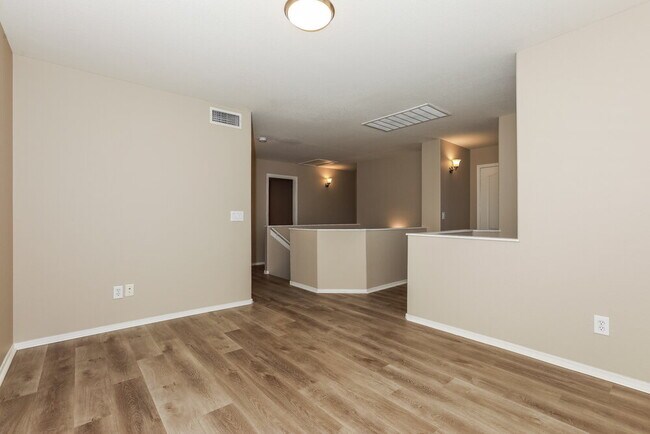 Building Photo - 9309 E Oro Ave