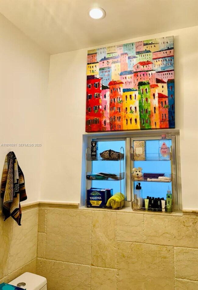 Building Photo - 9240 Byron Ave