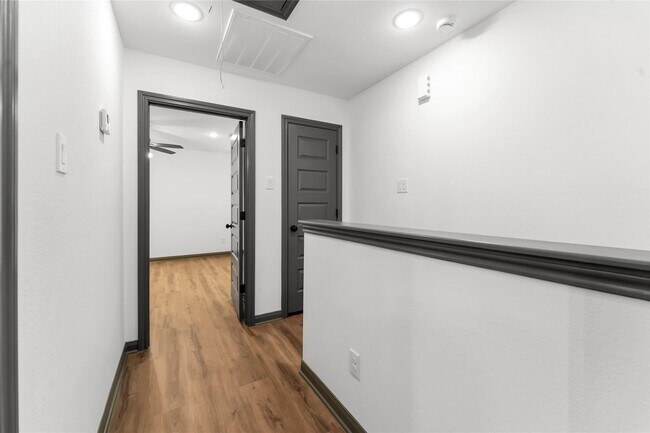 Building Photo - 7987 Chateau St