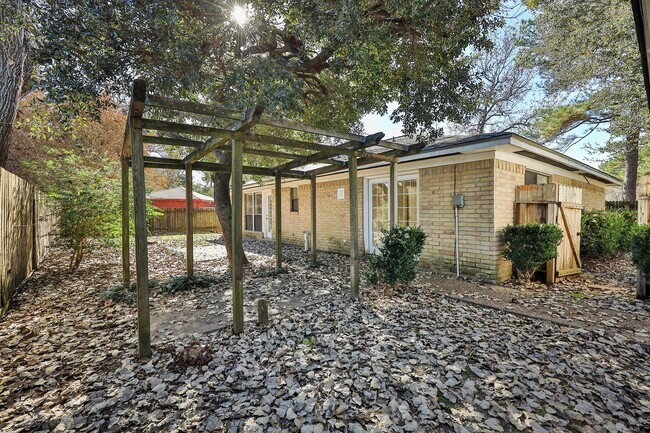 Building Photo - 7315 Foxside Ln