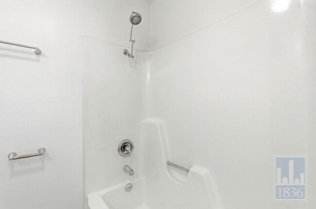 Building Photo - 2009 Sandberg Dr