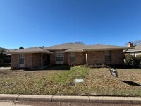 Building Photo - Arlington Duplex For Lease