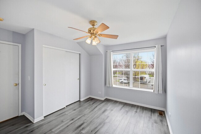 Building Photo - 512 Normandy Ln