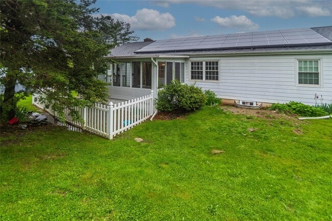 Building Photo - 37 Clover Hill Dr