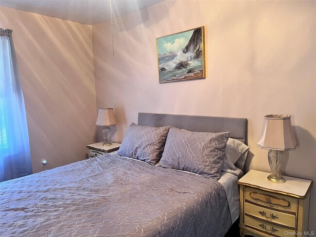 Building Photo - 13 Herlings Rd