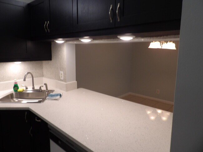 Building Photo - 618 Sea Pine Way