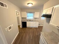 Building Photo - 3156 Clarendon Rd