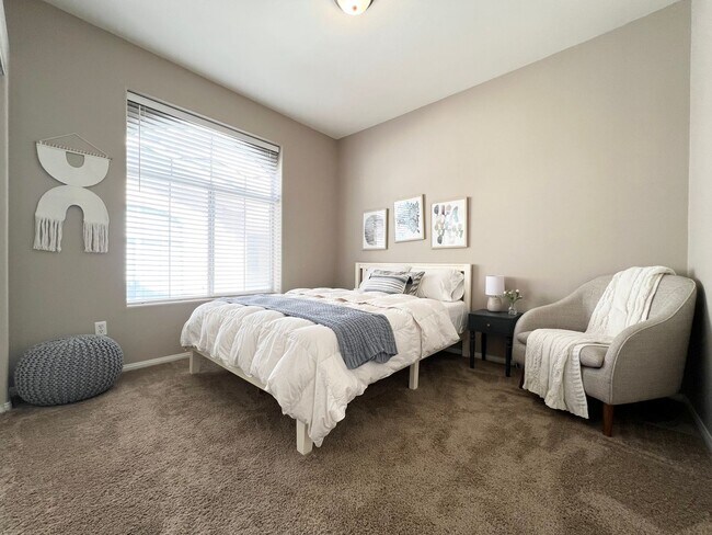 Building Photo - 3555 Meridale Dr