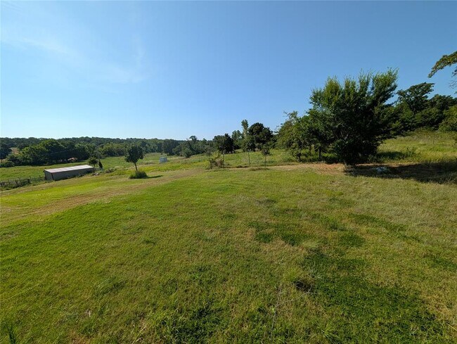 Building Photo - 13908 Kelly Dr
