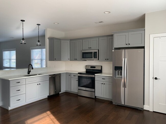 Building Photo - Cornerstone Townhomes-Convenient Timberlak...