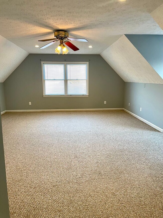 Building Photo - Available 3/30/2026- Charming Cape Cod in Halls