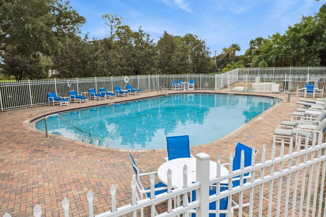 Building Photo - 458 Macon Dr