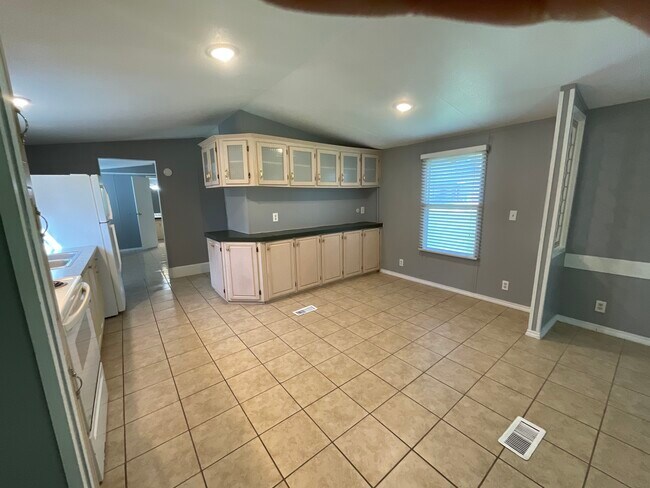 Building Photo - 112 County Road 3563