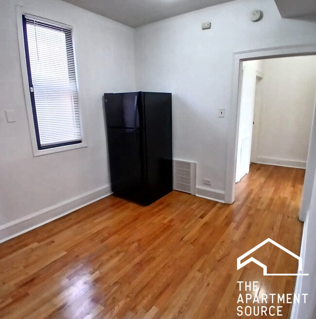 Building Photo - 4808 W Barry Ave