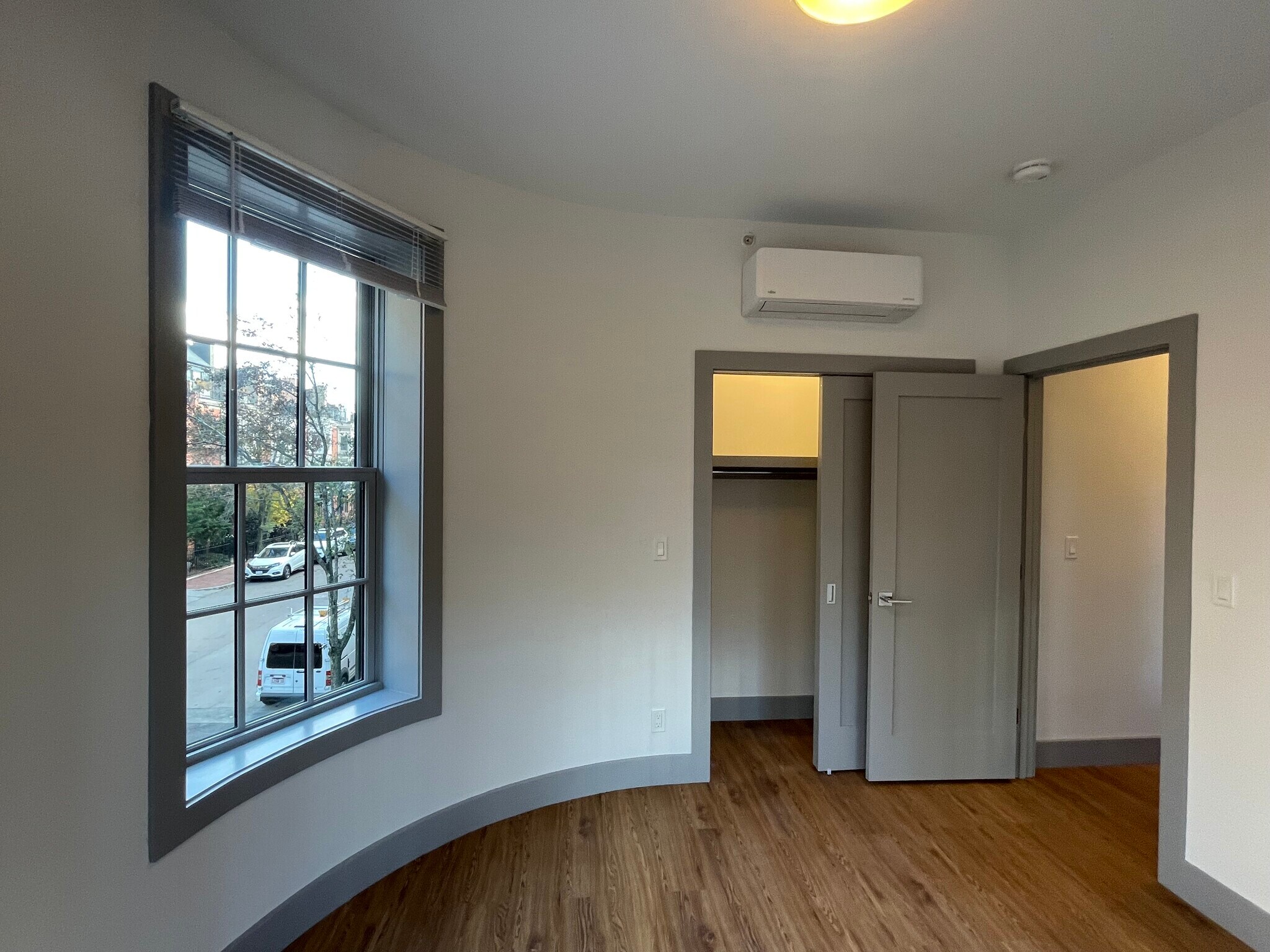 Building Photo - 86 Saint Botolph St