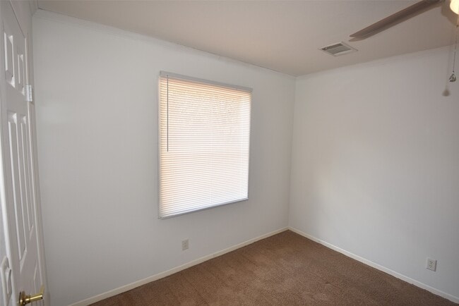 Building Photo - 10010 Sugarvine Ln