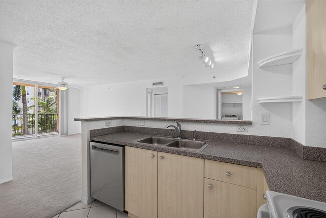 Building Photo - 1801 N Flagler Dr