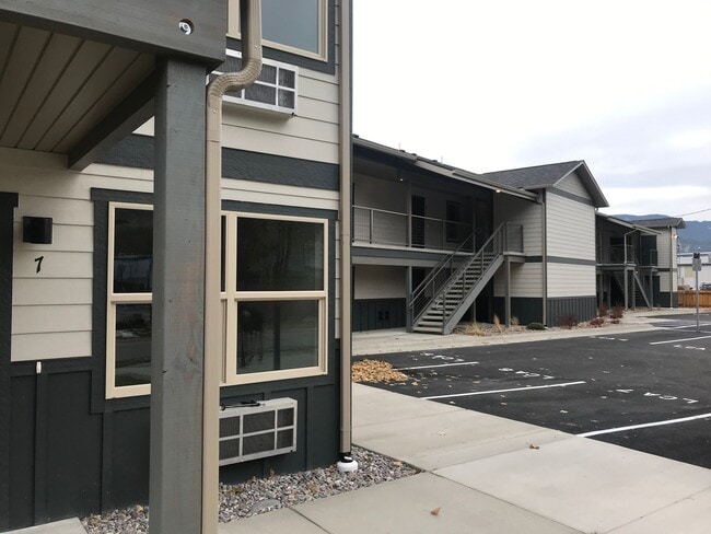 Building Photo - $1295.00/ Brand new 1 bedroom 1 bath condo