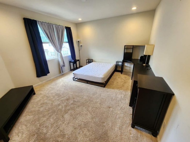 Building Photo - 706 Jetty Dr