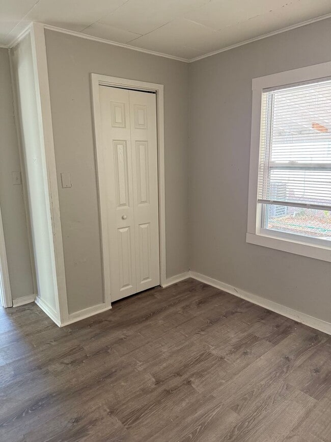 Building Photo - 2 bed 1 bath