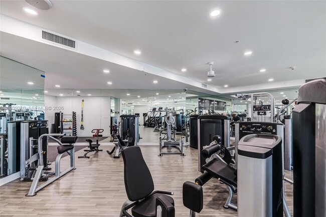 Building Photo - 3330 NE 190th St