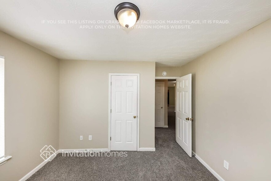Building Photo - 4050 Lions Gate