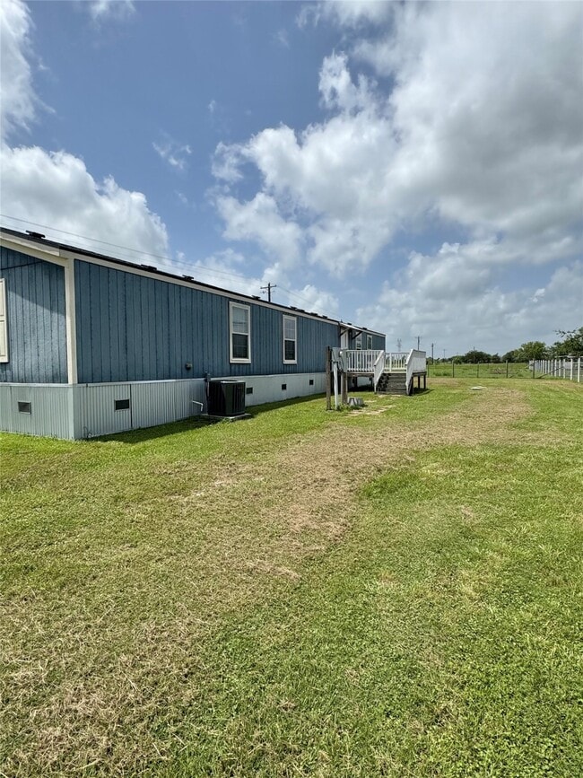 Building Photo - 7405 New Church Cemetery Rd