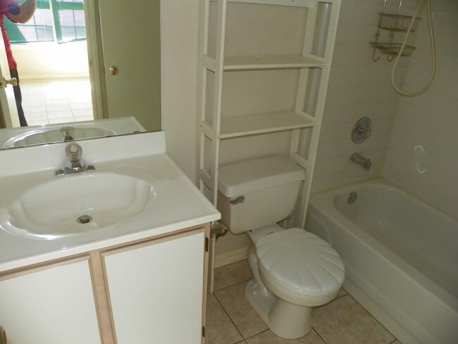 Building Photo - 509.511 Texas Ave