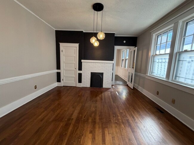 Building Photo - 1999 Peabody Ave