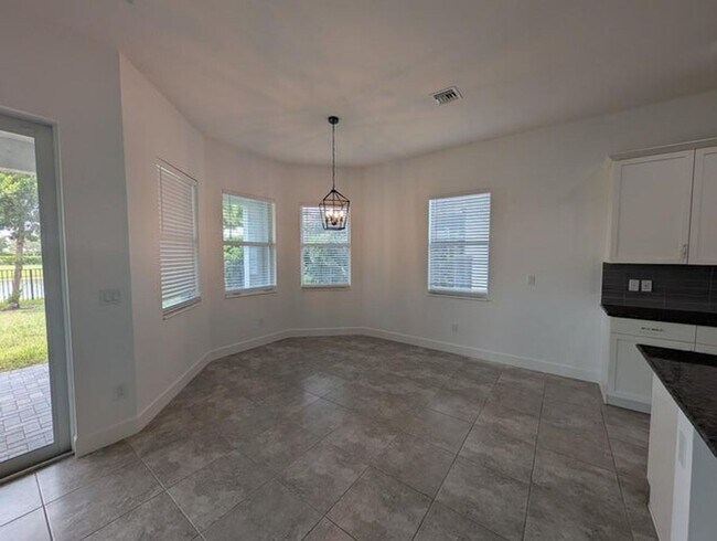 Building Photo - 4613 Citron Wy