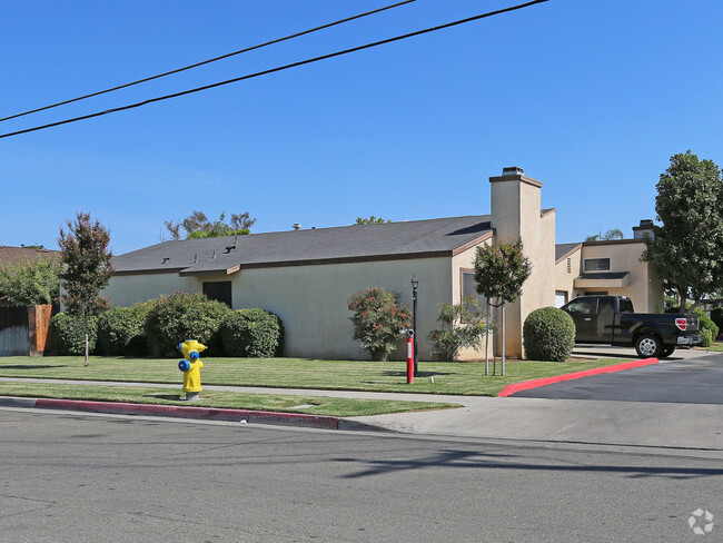 Building Photo - Sylmar Court Apartments