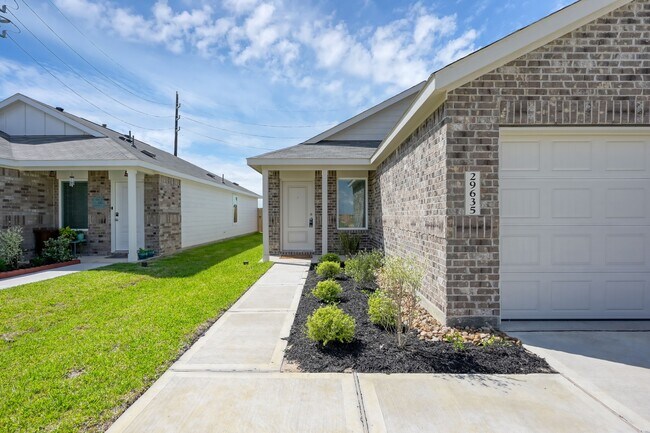 Building Photo - 29635 Knollwood Bay Rd