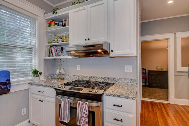 Building Photo - Beautiful Older home renovated for todays lifestyle